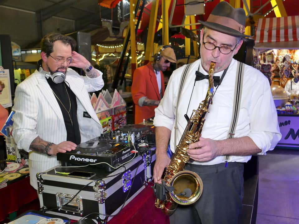 Toni Schleifer am Saxophon - 80er Jahre Party in Bonn Puetzchen